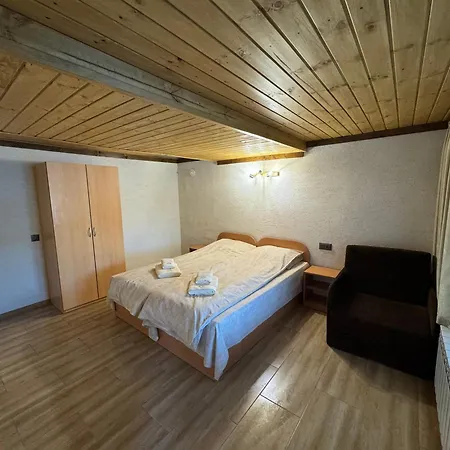 度假居 Raiski Kyt