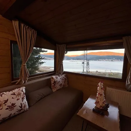 度假居 Raiski Kyt